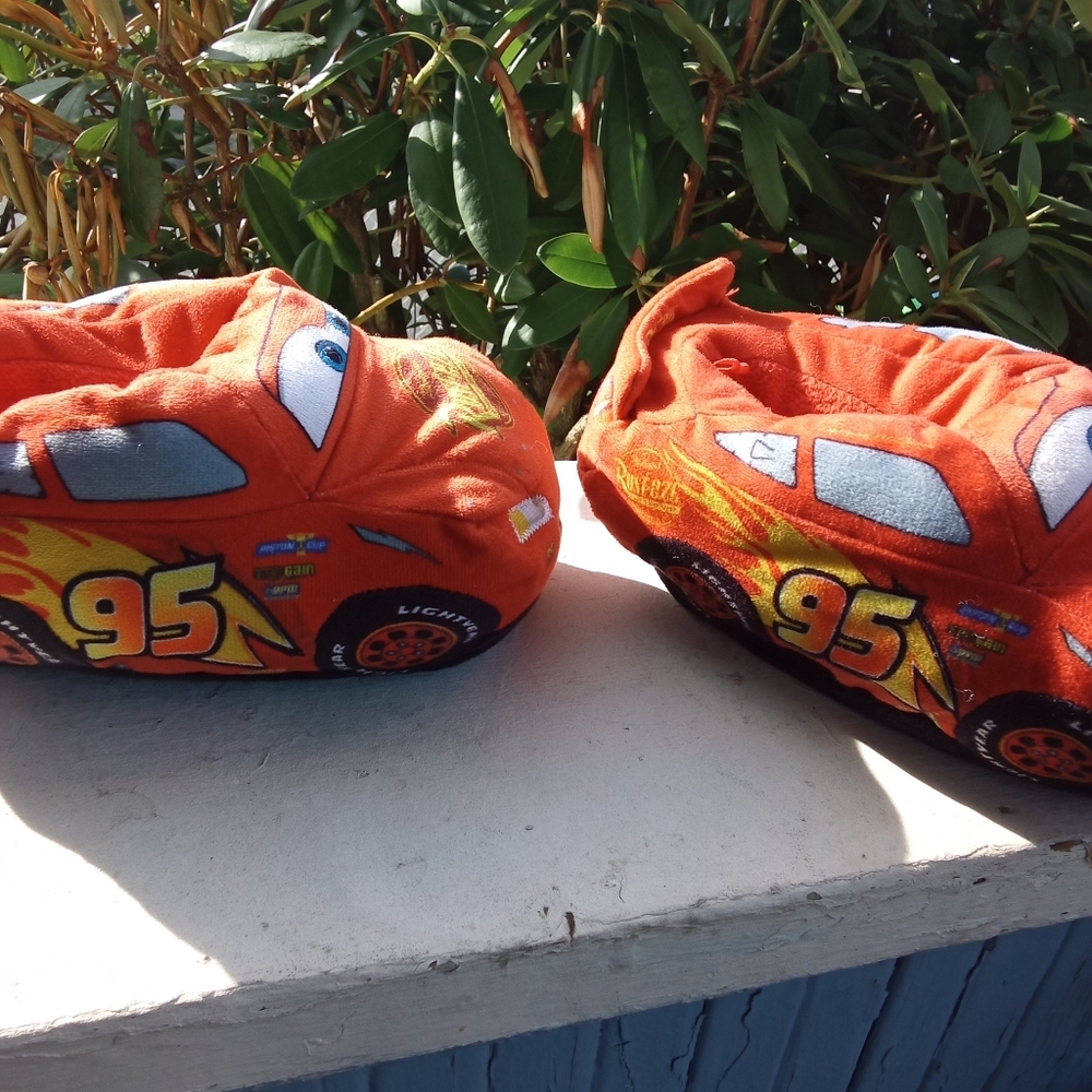 Disney Cars Lightning McQueen Slippers GUC Sz 11/12 - Picture 4 of 6